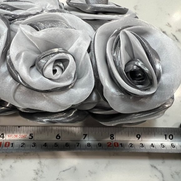 Silk flower clutch - Picture 3 of 6